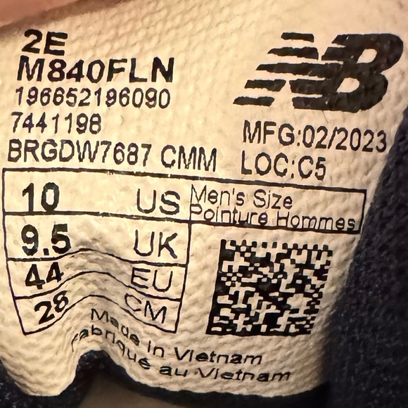 New Balance Fresh Foam Blue and Yellow Athletic Sneakers Women’s Size 10 Wide - Picture 9 of 10